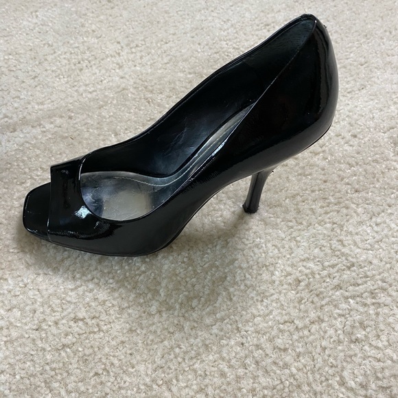 Black open toe pumps - Picture 2 of 5